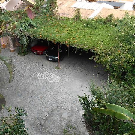 Hotel El Chaparral Panajachel Exteriör bild