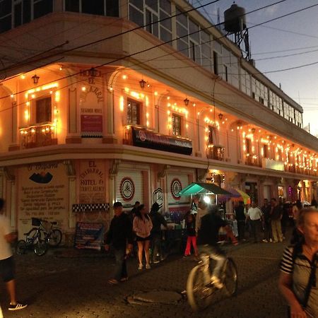 Hotel El Chaparral Panajachel Exteriör bild