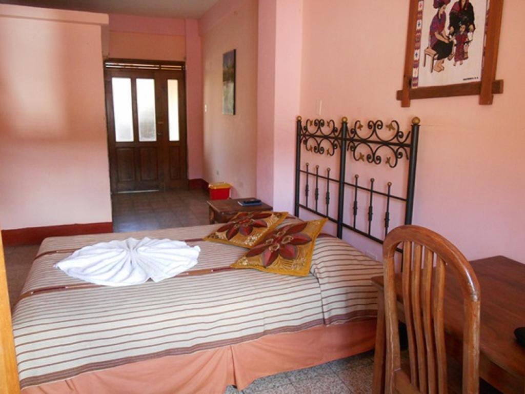 Hotel El Chaparral Panajachel Rum bild