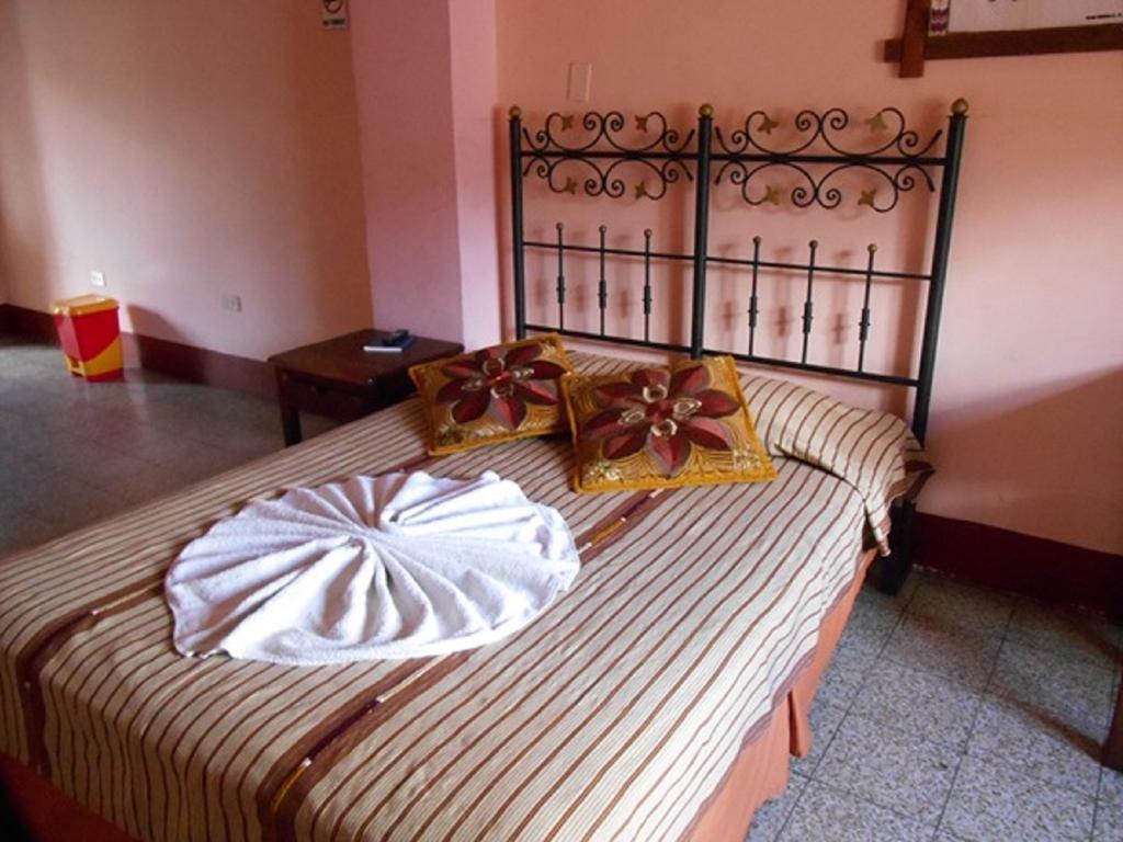 Hotel El Chaparral Panajachel Rum bild
