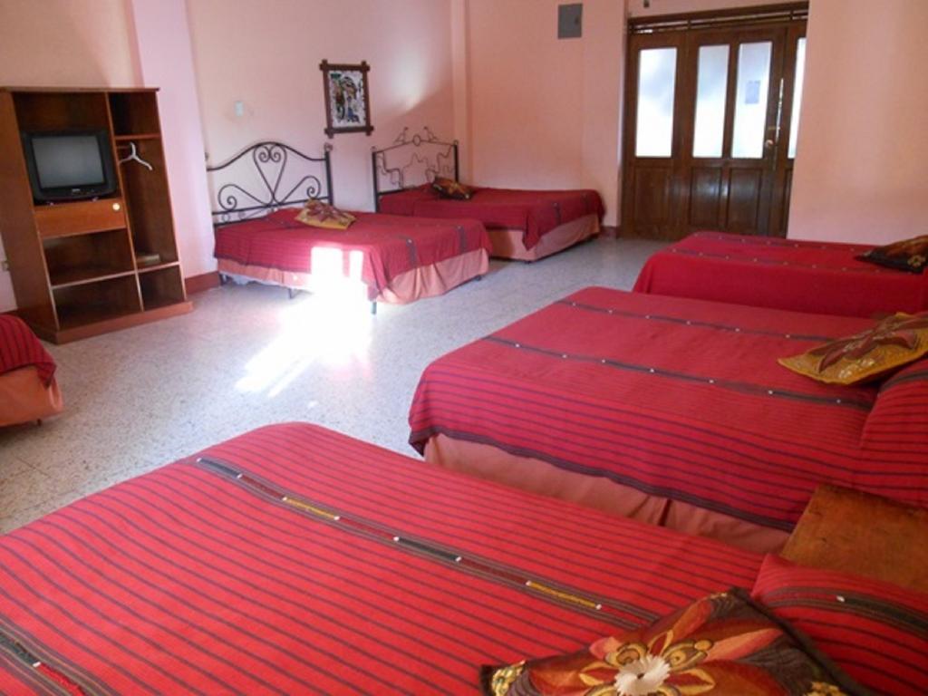 Hotel El Chaparral Panajachel Rum bild