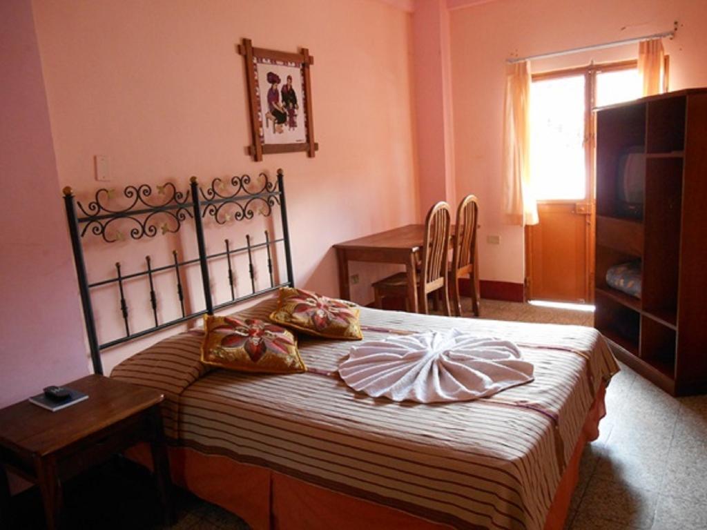 Hotel El Chaparral Panajachel Rum bild