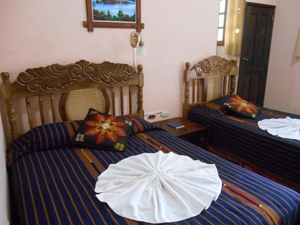 Hotel El Chaparral Panajachel Rum bild
