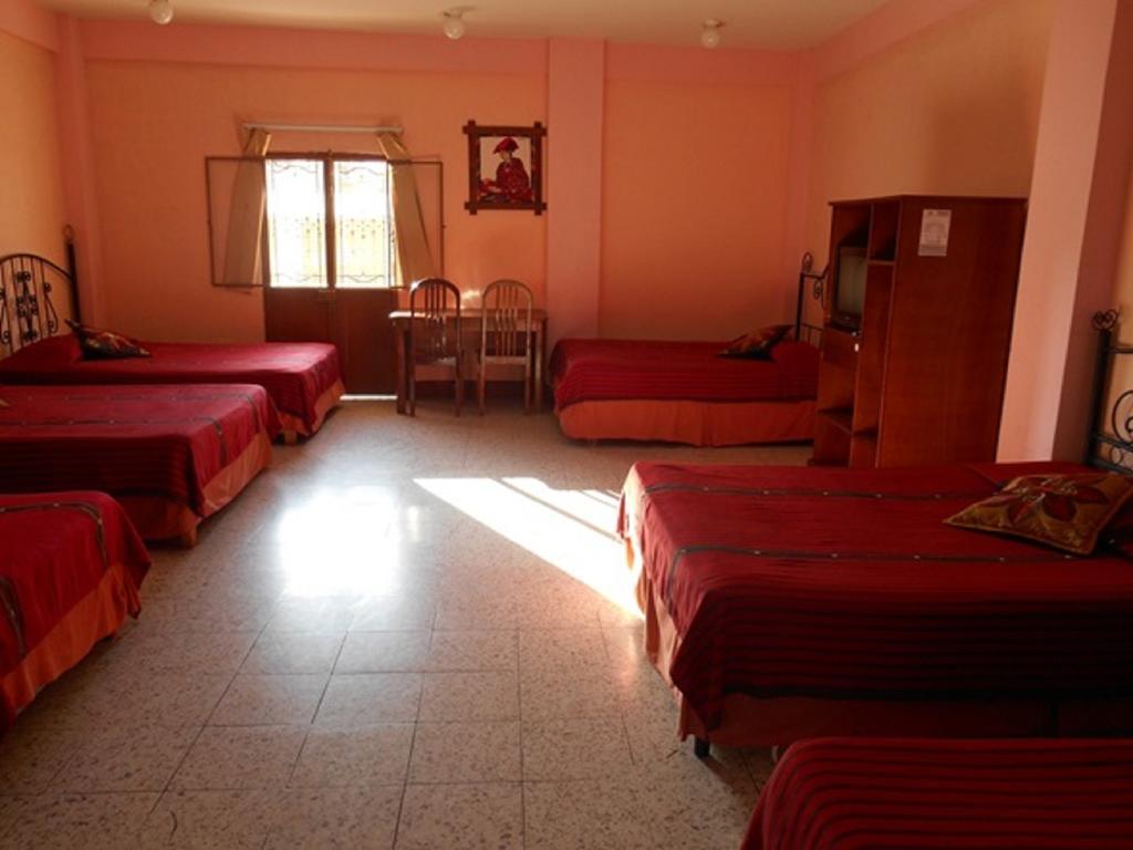 Hotel El Chaparral Panajachel Rum bild